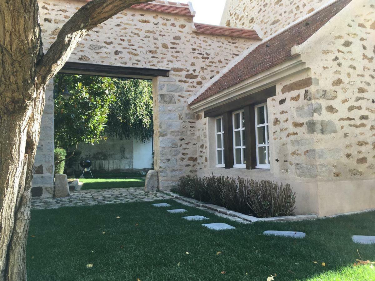La Maison D'Emilie - Chambres D'Hotes Chaumes-en-Brie Exteriör bild